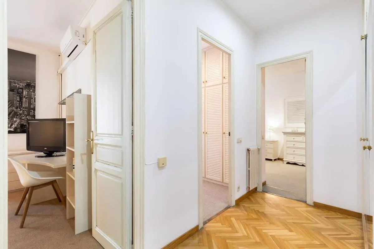 Huge Historic 5Bd With Private Terrace! Διαμέρισμα Βαρκελώνη